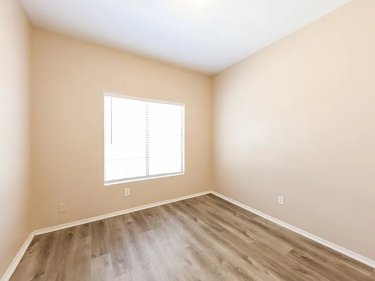 14815 W Dovestar Dr — Photo 13