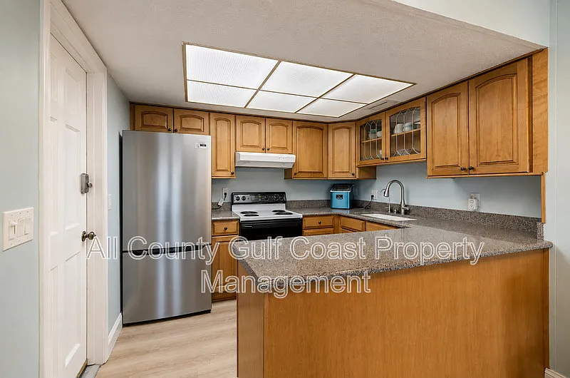 3 bed, 2.0 bath, 1054 sqft, $2,095 — Photo 4