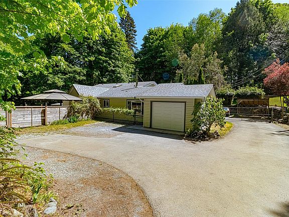 3rd image of 2196 Phillips Rd