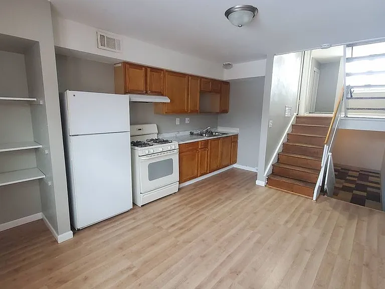 8827-9281 S Woodland Dr — Photo 11
