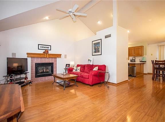 3rd image of 10820 W 76th St