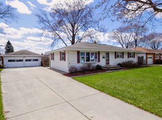 1654 Lilac Ln, Green Bay, WI 54302