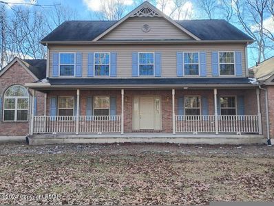 605 Bombur Ln, Tamiment, PA, 18371