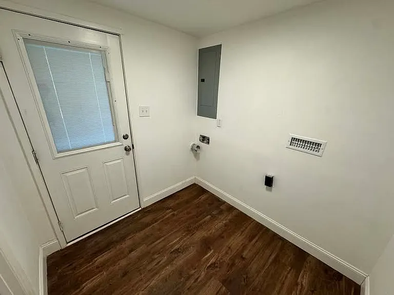 1001 Archdale Dr — Photo 23