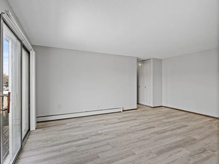 Highland Gables Apartments — Photo 3