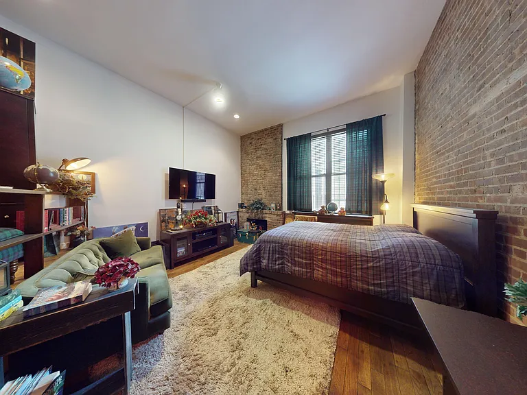 46 W 85th St #1-C — Photo 2