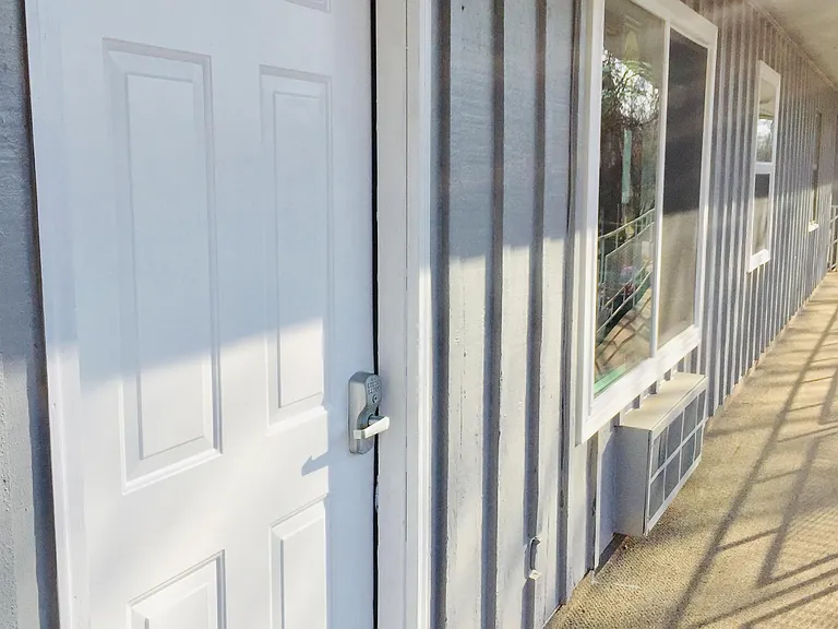 1010 Washington St — Photo 14