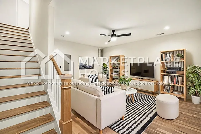 1034 E Trinity Ln #A — Photo 24
