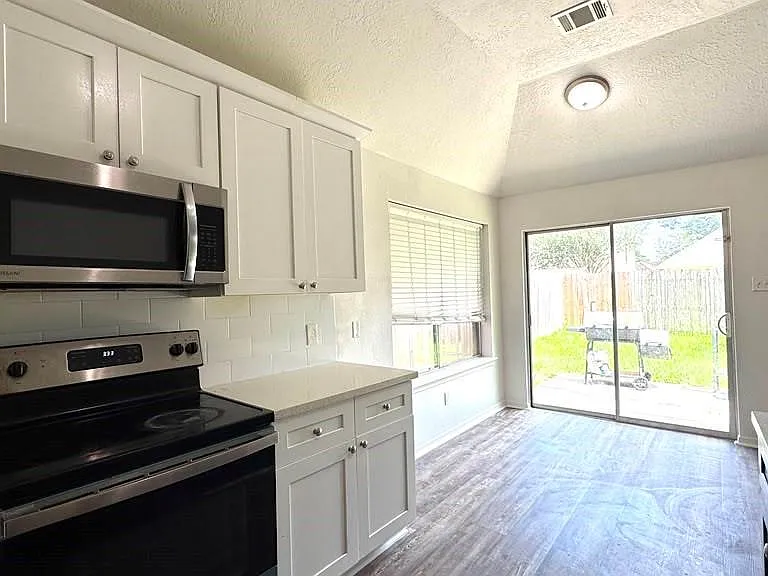 6422 Diamond Rock Dr — Photo 20