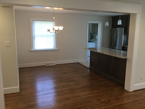 5th image of 903 W 31st St