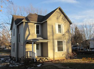 614 N 7th St, Chariton, IA 50049
