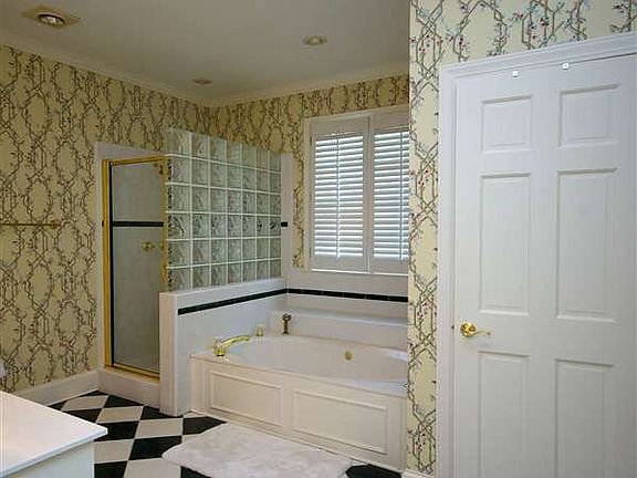 5th image of 407 Woodland Dr
