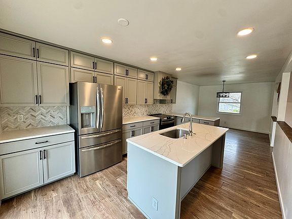 5th image of 2919 Leawood Dr