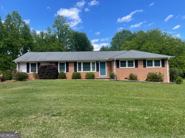 215 Old Mize Rd, Toccoa, GA 30577