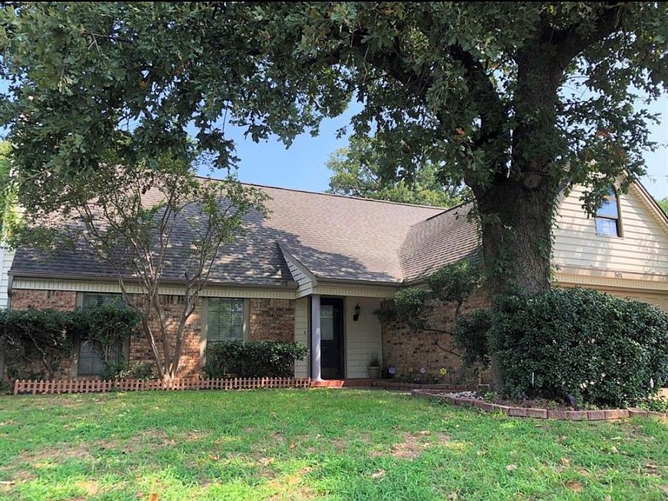 1st image of 301 Harrington Ln