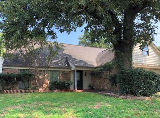 301 Harrington Ln, Euless, TX 76039
