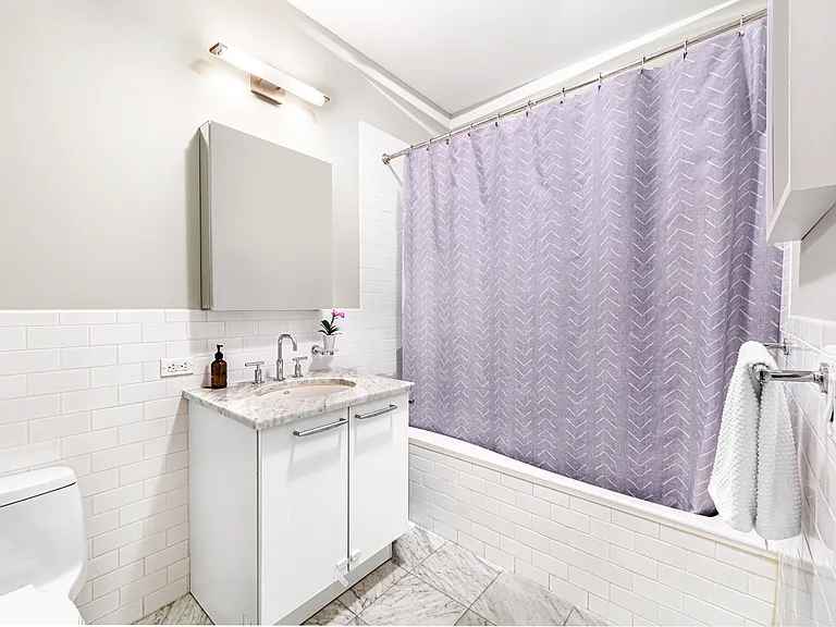 121 W 19th St #8G — Photo 10
