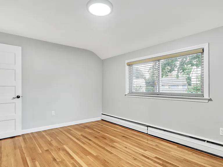 31 Park Cir — Photo 8