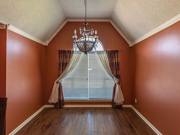 4th image of 6687 Sandbourne Dr W
