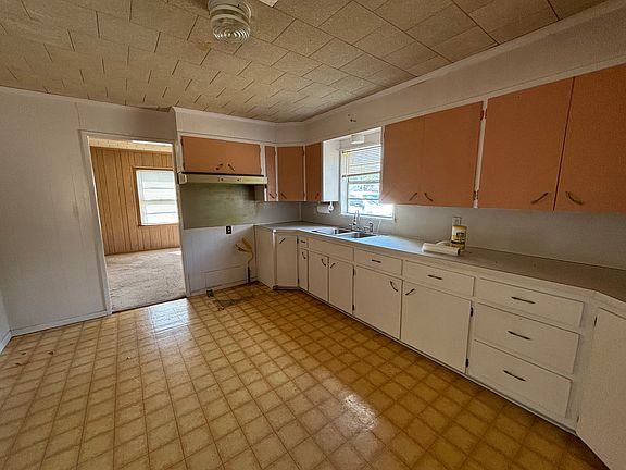 3rd image of 505 N Willis St