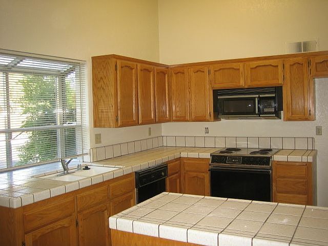 For Rent: 1375 Palo Alto, Clovis, CA 93612