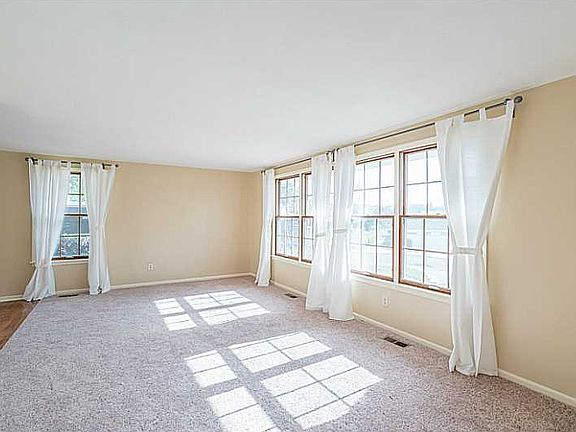 3rd image of 5903 Troy Villa Blvd