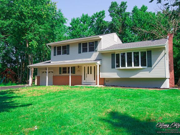 2nd image of 223 River Bend Rd