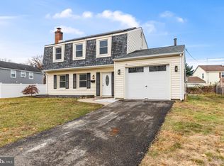 10 Normandy Ln, Willingboro, NJ 08046