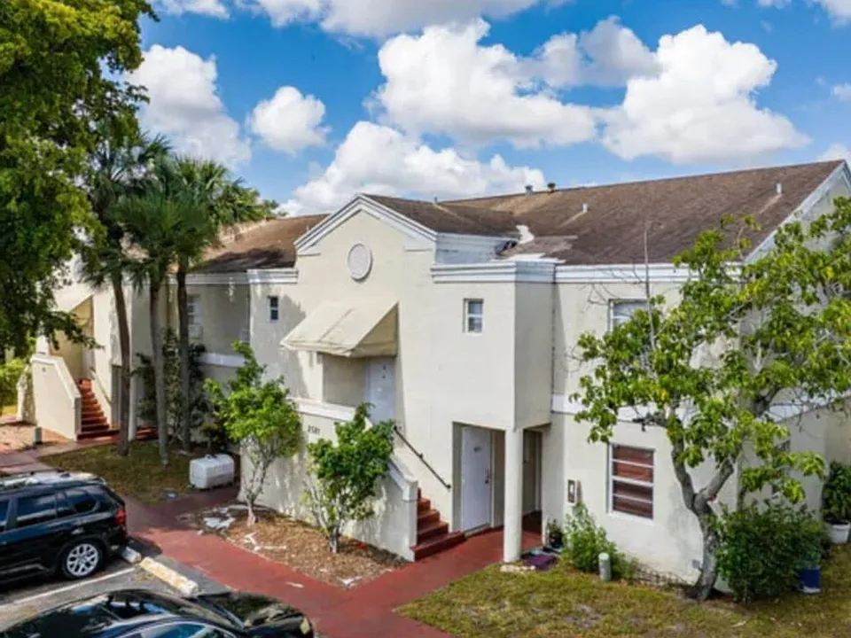 2591 NW 56th Ave #D