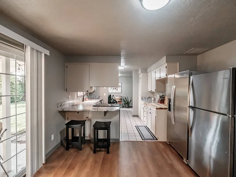 6020 14th Ave NE — Photo 3