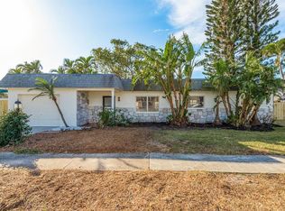 12260 Eldon Dr, Largo, FL 33774