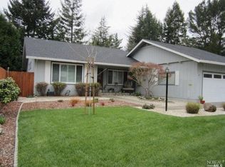 5 Oakhurst Pl, Santa Rosa, CA 95409