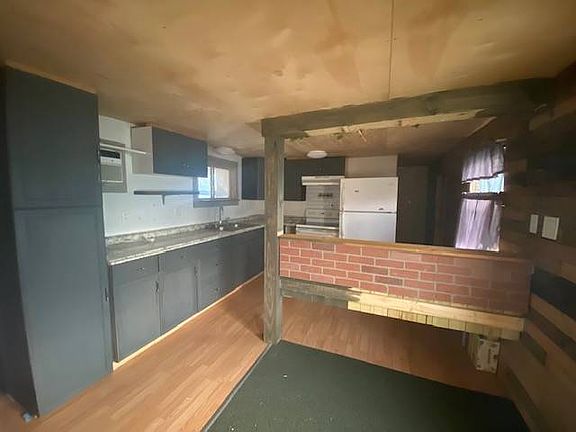 5th image of 2028 Stewart Rd #16