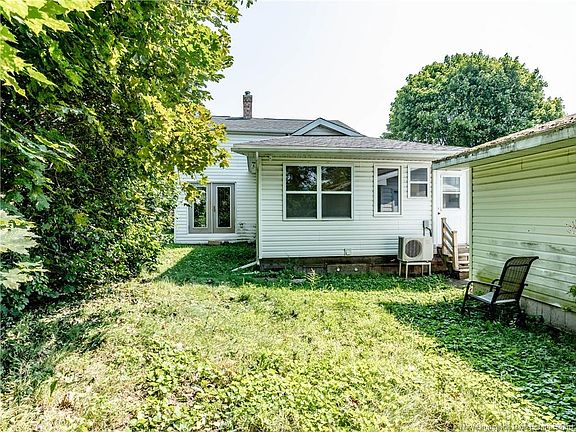 2nd image of 662 Evangeline St