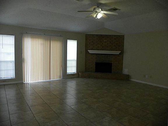 3rd image of 13234 Carvel Ln