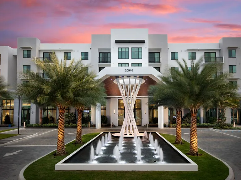 Uptown Boca Villas — Photo 41