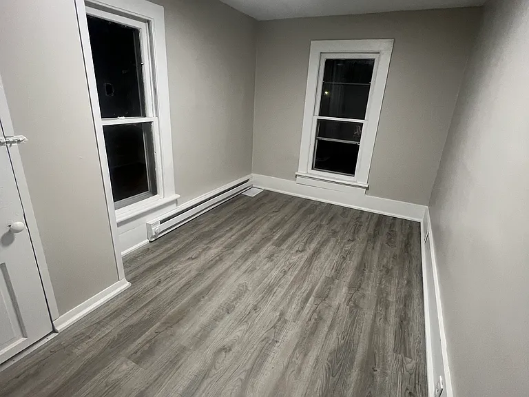 15 Oak St — Photo 16