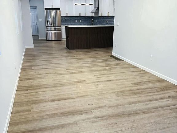 2nd image of 5916 Jackson St