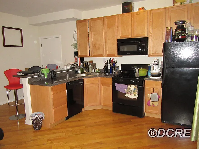 7605 N Bosworth Ave #2E — Photo 3