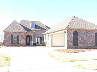 327 Bevly Lake Dr, Bossier City, LA 71111