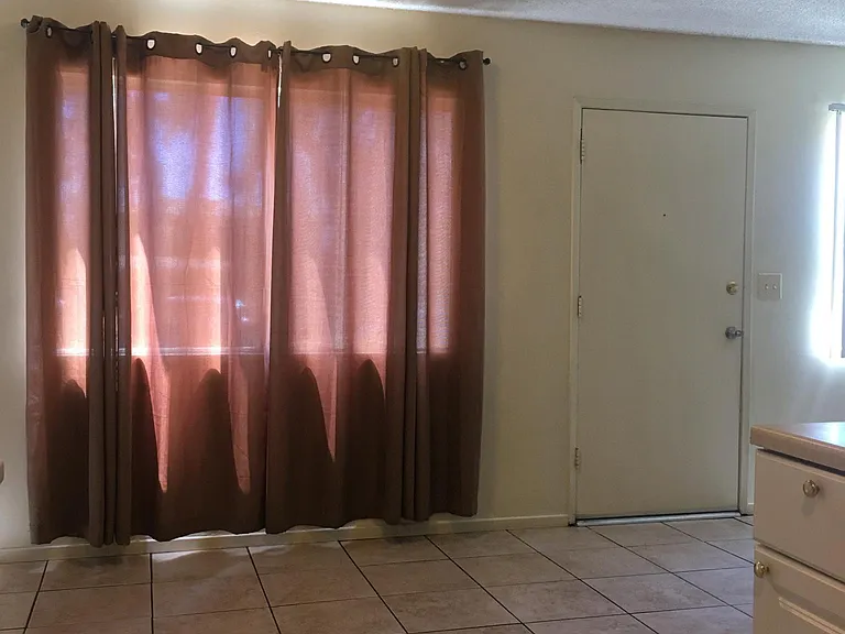 406 Tyler Way #C — Photo 8