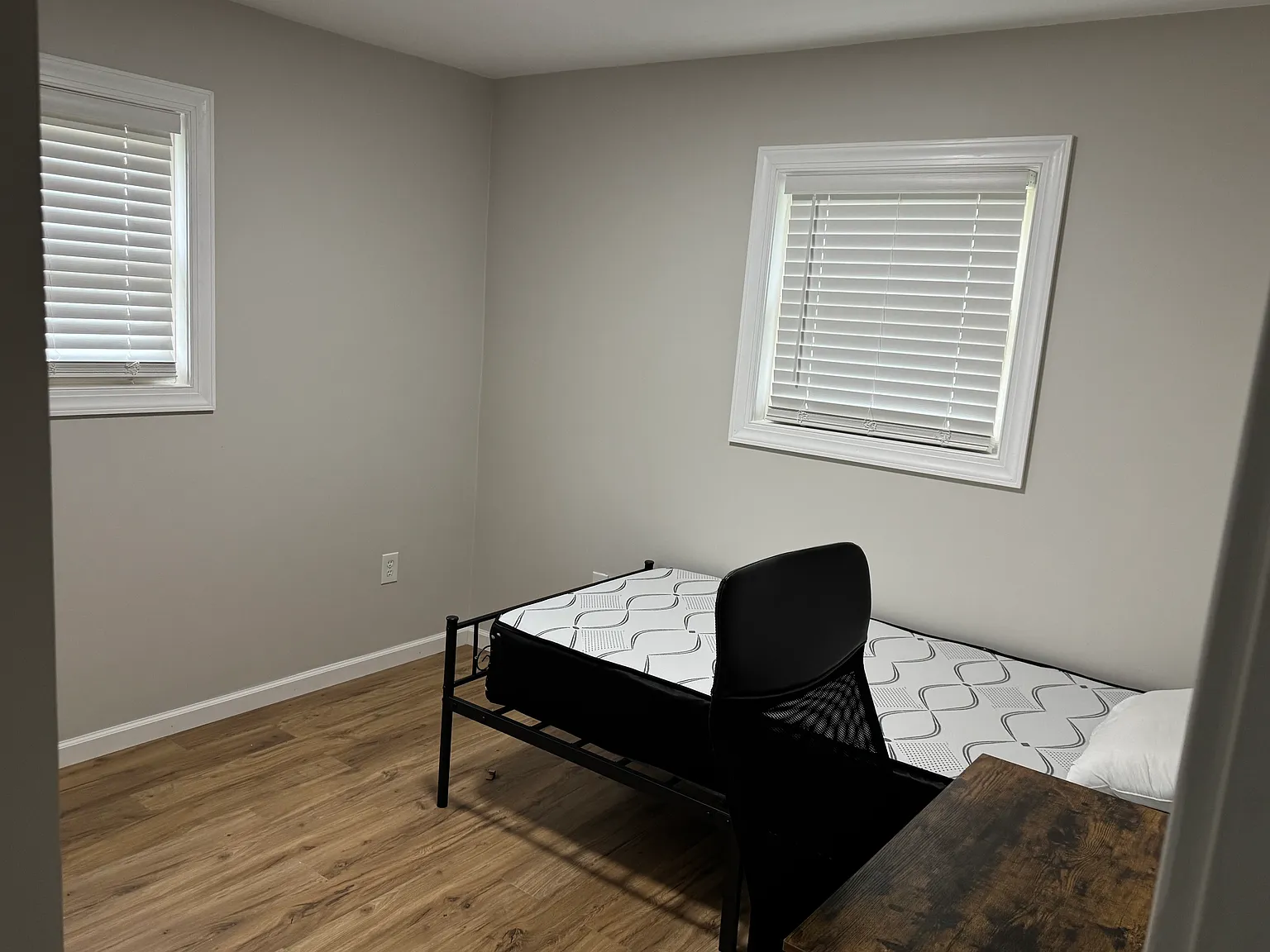 3 bed, 2000 sqft, $875 — Photo 2