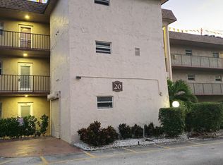 721 Lori Dr APT 105, Palm Springs, FL 33461