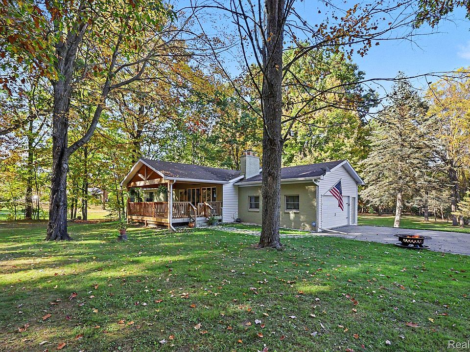 371 Rissman Ln, photo 3