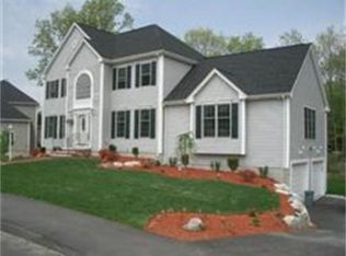 14 Shamrock Cir, Attleboro, MA 02703
