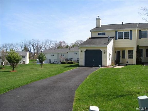2nd image of 25 Pond Hill Ln #25