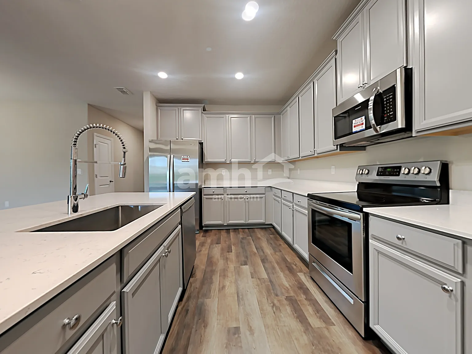 4 bed, 3.0 bath, 2028 sqft, $2,500 — Photo 3