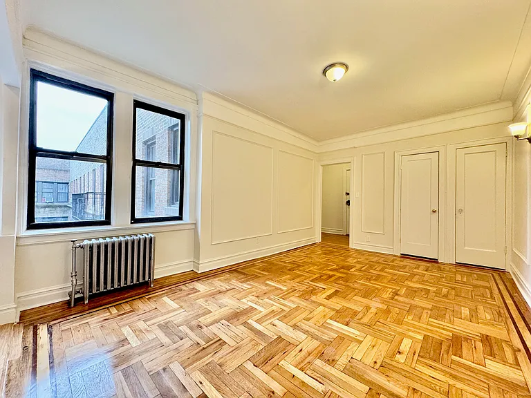 26-80 30th St #6A — Photo 1