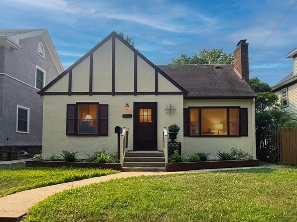 2086 Stanford Ave, Saint Paul, MN 55105