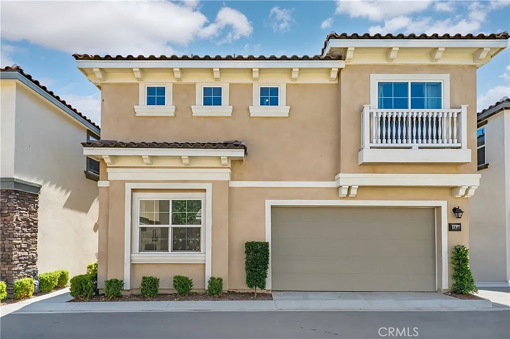 5 bed, 2250 sqft, $4,000 — Photo 1